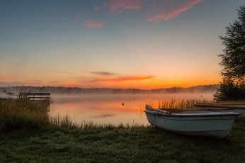 Картинка корабли лодки +шлюпки туман река утро лодка