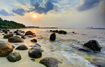 Картинка природа побережье берег камни тучи небо река