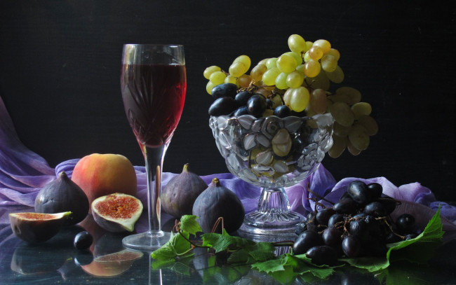 Обои картинки фото авт, nezabudka, fn, еда, натюрморт, виноград, инжир, персик, ваза, бокал, вино