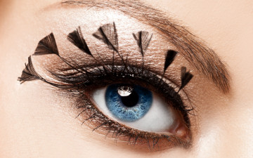 Картинка разное глаза ресницы тени глаз макияж девушка перья