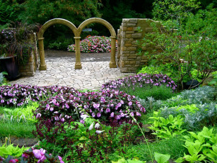 Картинка природа парк дорожка ворота клумбы цветы