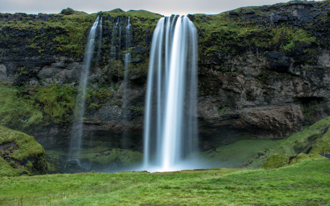 Обои картинки фото seljalandsfoss, waterfall, iceland, природа, водопады, исландия, водопад, селйяландсфосс, поток, скала