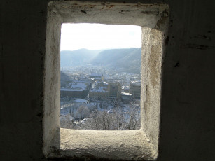 Картинка города -+панорамы панорама горы город бойница окно