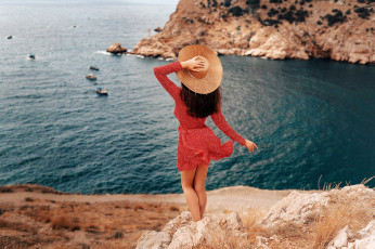 Картинка девушки ксения+цибирова море брюнетка шляпа