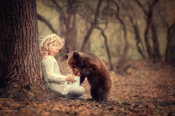 обоя разное, дети, девочка, медвежонок, малина, лес