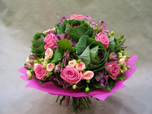 Картинка цветы букеты композиции розы розочки упаковка капли