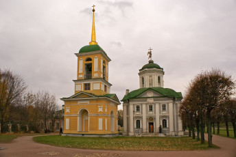 Картинка домовая церковь спаса всемилостивого колокольней города православные церкви монастыри облака деревья трава