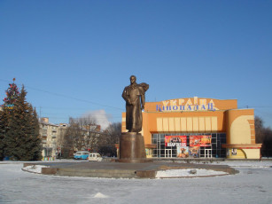 Картинка украина ровно города памятники скульптуры арт объекты