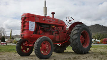 Картинка 1943+mccormick+standard+w-6+tractor техника тракторы колесный трактор