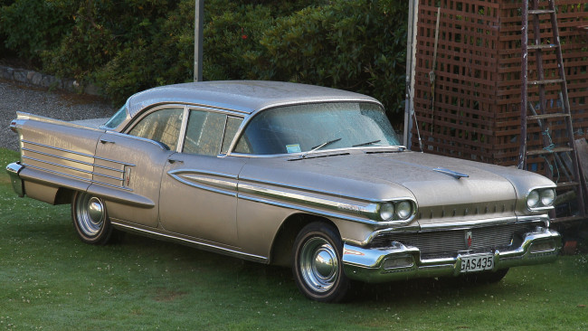 Обои картинки фото 1958 oldsmobile royale classic car, автомобили, выставки и уличные фото, классические, сша, oldsmobile, general, motors