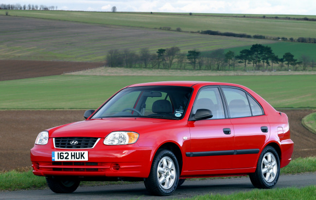 Обои картинки фото автомобили, hyundai, accent, 5-door, uk-spec, красный