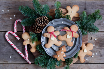 Картинка праздничные угощения новогодние украшения ель cones cookies шишки печенье конфетки spruce christmas decorations candy