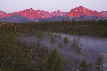 Картинка kolyma природа пейзажи лес туман край река вид пейзаж красота осень горы