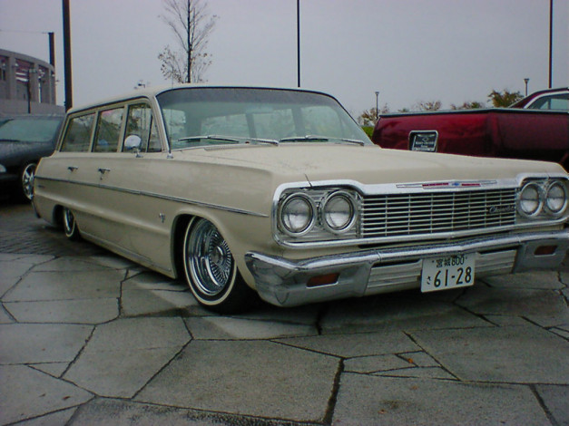Обои картинки фото chevrolet, impala, wagon, lowrider, автомобили, выставки, уличные, фото