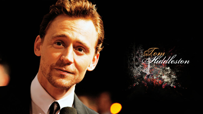 Обои картинки фото мужчины, tom hiddleston, том, хиддлстон, улыбка, взгляд, надпись