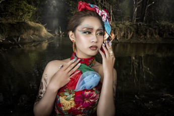 Картинка девушки -unsort+ азиатки victoria sun модель макияж грудь рисунок цветы