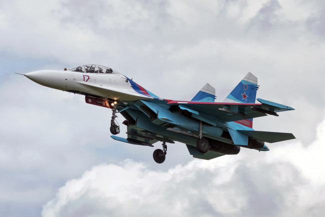 Обои картинки фото su-27ub, авиация, боевые самолёты, ввс, россия