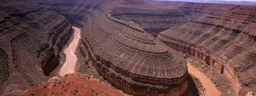 Картинка природа горы каньон река излучина