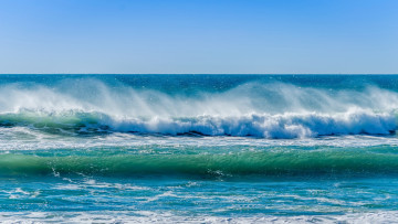 Картинка природа моря океаны горизонт брызги волна океан