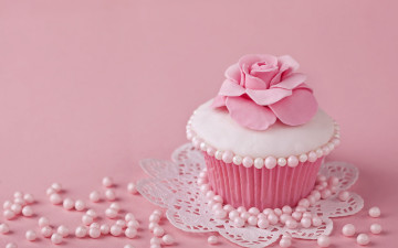 обоя еда, пирожные,  кексы,  печенье, baby, delicate, pink, крем, розовый, украшения, кекс, sweet, cupcake