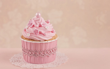 обоя еда, пирожные,  кексы,  печенье, украшения, кекс, baby, крем, delicate, pink, sweet, cupcake, розовый