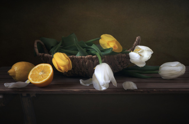 Обои картинки фото цветы, тюльпаны, лимон, корзина