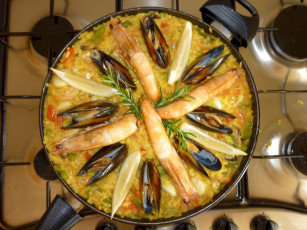 Картинка еда рыбные+блюда +с+морепродуктами креветки паэлья мидии