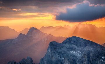 Картинка природа горы лучи тучи закат небо скалы альпы