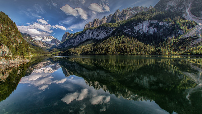 Обои картинки фото природа, реки, озера, сосны, и, горы, отражаются, в, озере