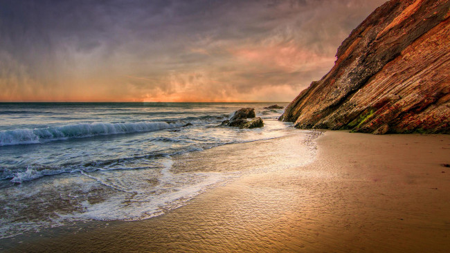 Обои картинки фото природа, восходы, закаты, пляж, скалы, берег, закат, море