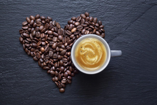 Обои картинки фото еда, кофе, кофейные, зёрна, сердце