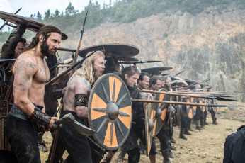 обоя кино фильмы, vikings , 2013,  сериал, vikings, сериал, атака, воины, викинги