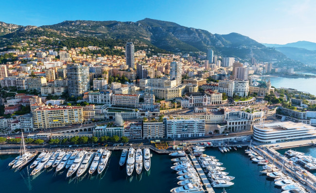 Обои картинки фото города, монако , монако, порт, панорама, горы, город, море, яхты, причал