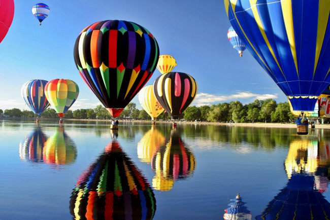 Обои картинки фото авиация, воздушные шары, река, шары, отражение