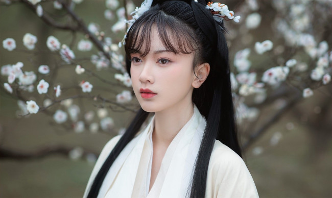 Обои картинки фото девушки, - азиатки, лицо, кимоно, дерево, цветение