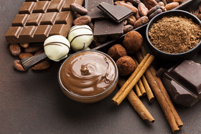 Обои картинки фото еда, конфеты,  шоколад,  мармелад,  сладости, корица, шоколад, крем, кофейные, зерна