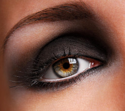 Картинка разное глаза макияж