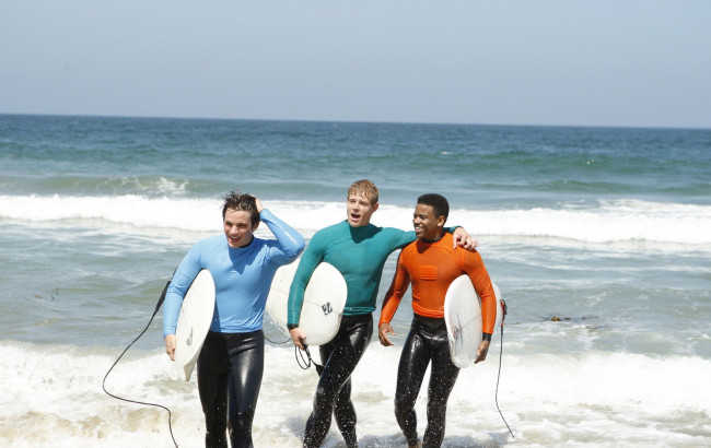 Обои картинки фото кино фильмы, 90210, беверли, хилз, серфинг, парни, море