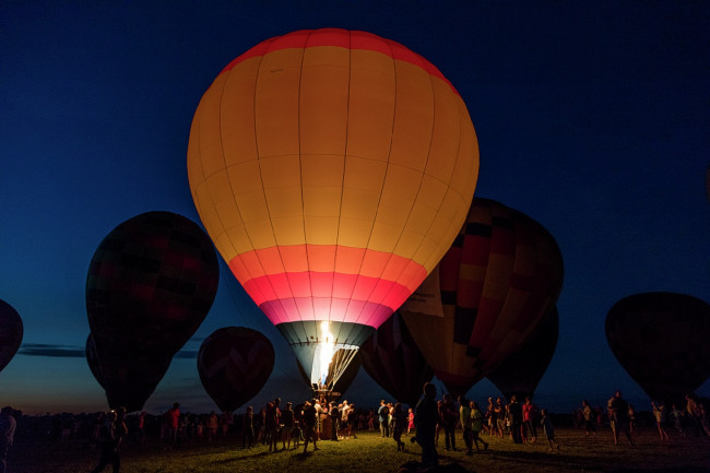 Обои картинки фото авиация, воздушные шары дирижабли, ночь, воздушные, шары, зрители