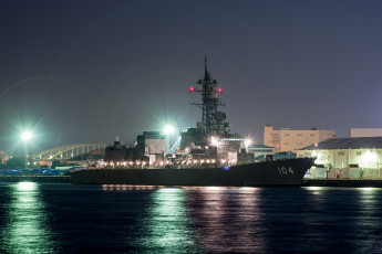 Картинка корабли крейсеры +линкоры +эсминцы военный корабль огни ночь