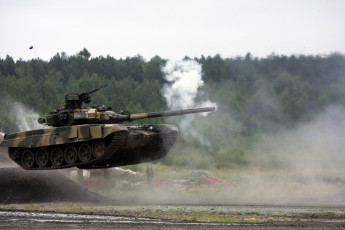 Картинка техника военная танк полет армия гусеничная бронетехника