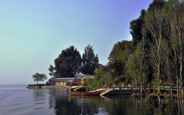 Картинка природа реки озера лодка постройки берег озеро отдых