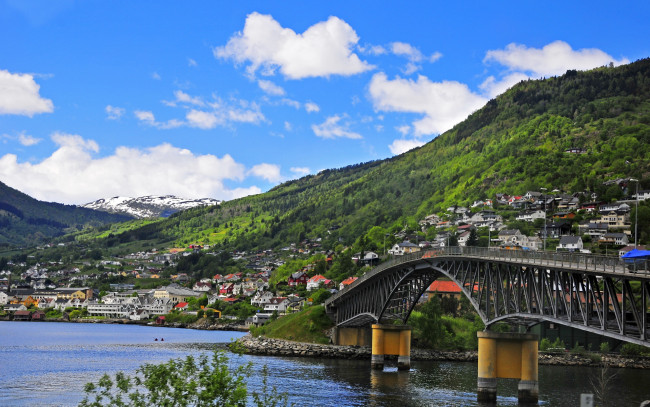 Обои картинки фото норвегия, согн, ог, фьюране, города, панорамы, мост, дома, река, согн-ог-фьюране