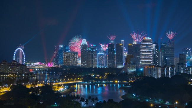 Обои картинки фото города, сингапур , сингапур, небоскрёбы, здания, фейерверк, ночной, город, калланг, kallang, singapore