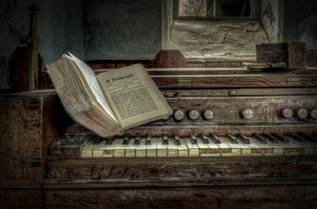 Обои картинки фото музыка, -музыкальные инструменты, орган, книга