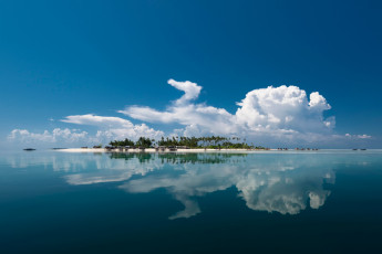 Картинка природа тропики отражение облака море остров