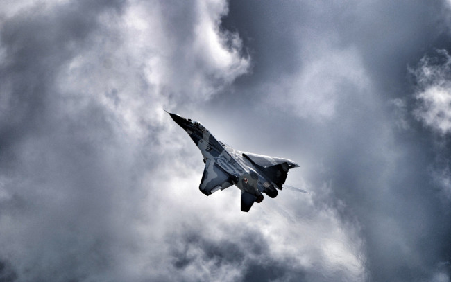 Обои картинки фото авиация, боевые самолёты, mig-29, миг-29, небо, истребитель, многоцелевой