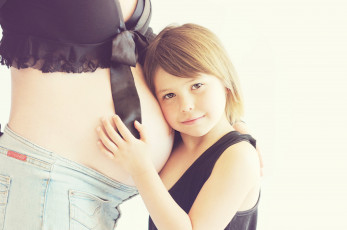 Картинка разное люди мама дочь живот беременность
