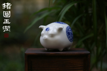 Картинка разное сувениры свинья фигурка тумбочка