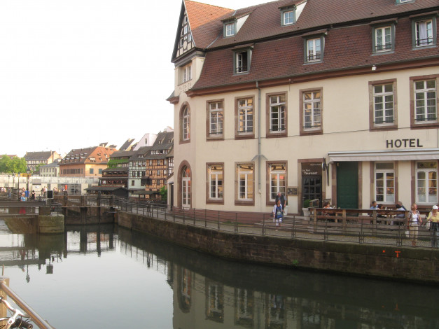 Обои картинки фото страсбург, автор, varvarra, города, франция, отель, вода